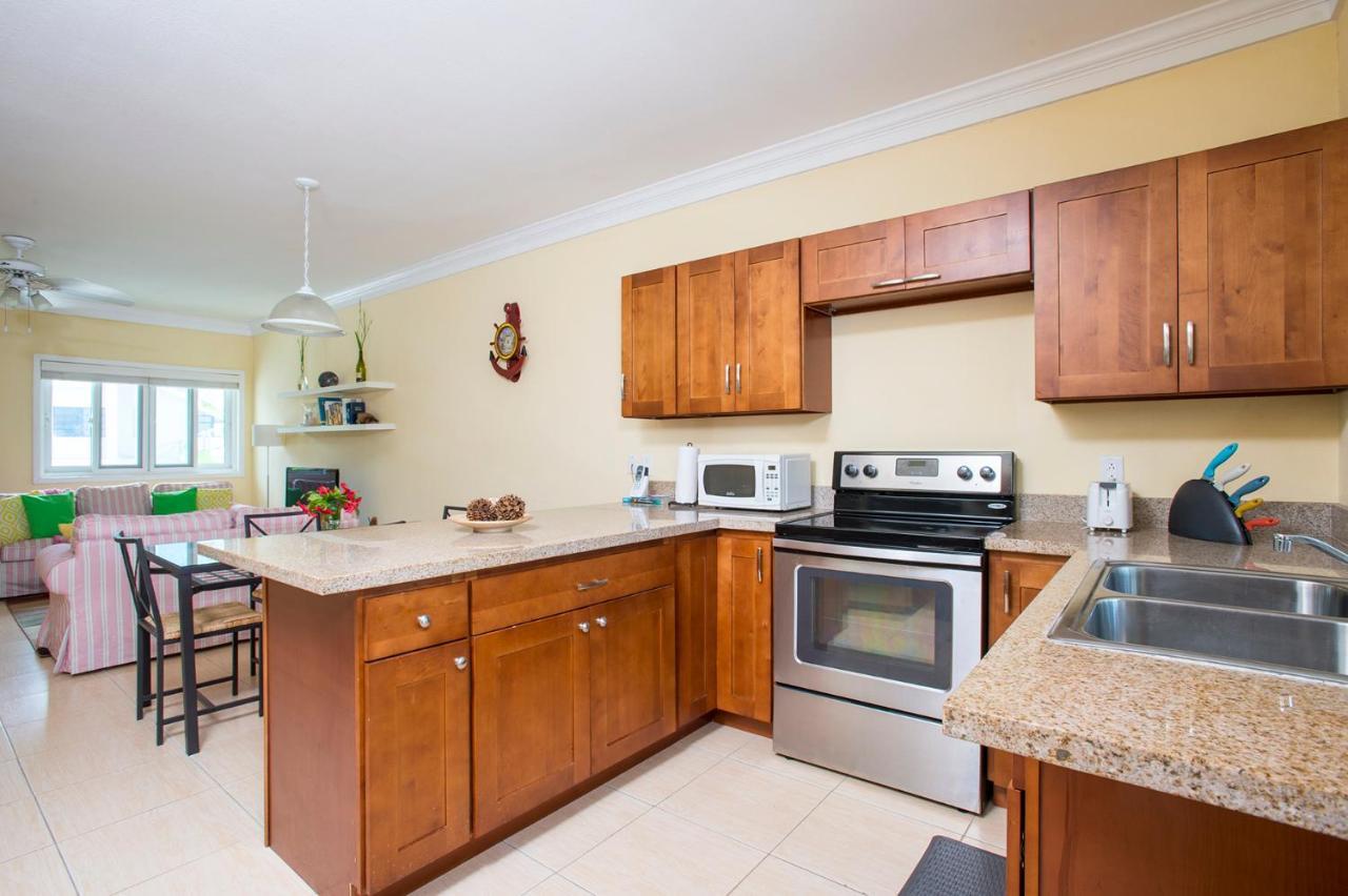 Sir Charles Guest House Palmetto Point エクステリア 写真