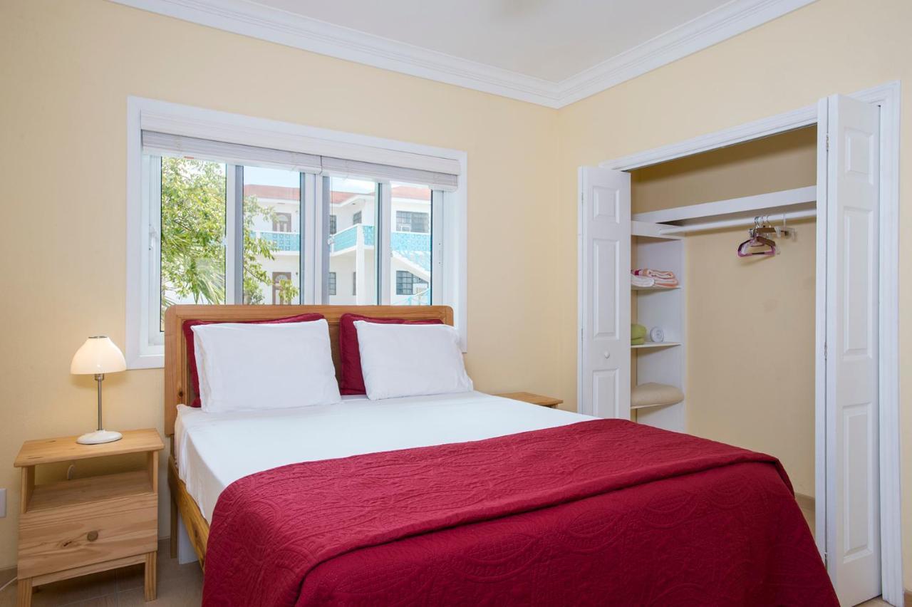 Sir Charles Guest House Palmetto Point エクステリア 写真