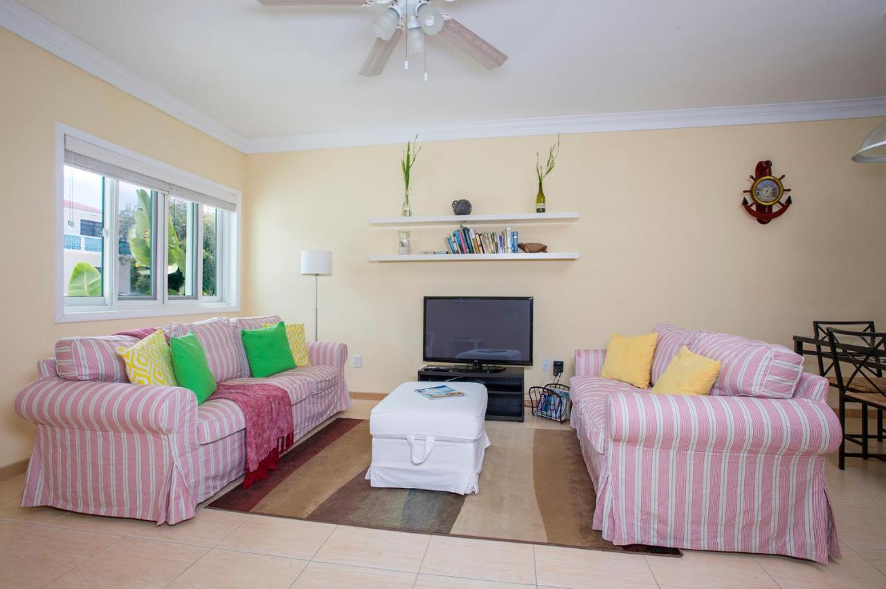 Sir Charles Guest House Palmetto Point エクステリア 写真