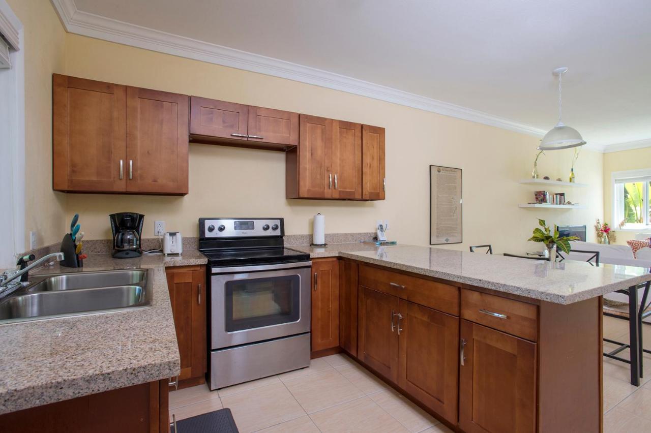 Sir Charles Guest House Palmetto Point エクステリア 写真