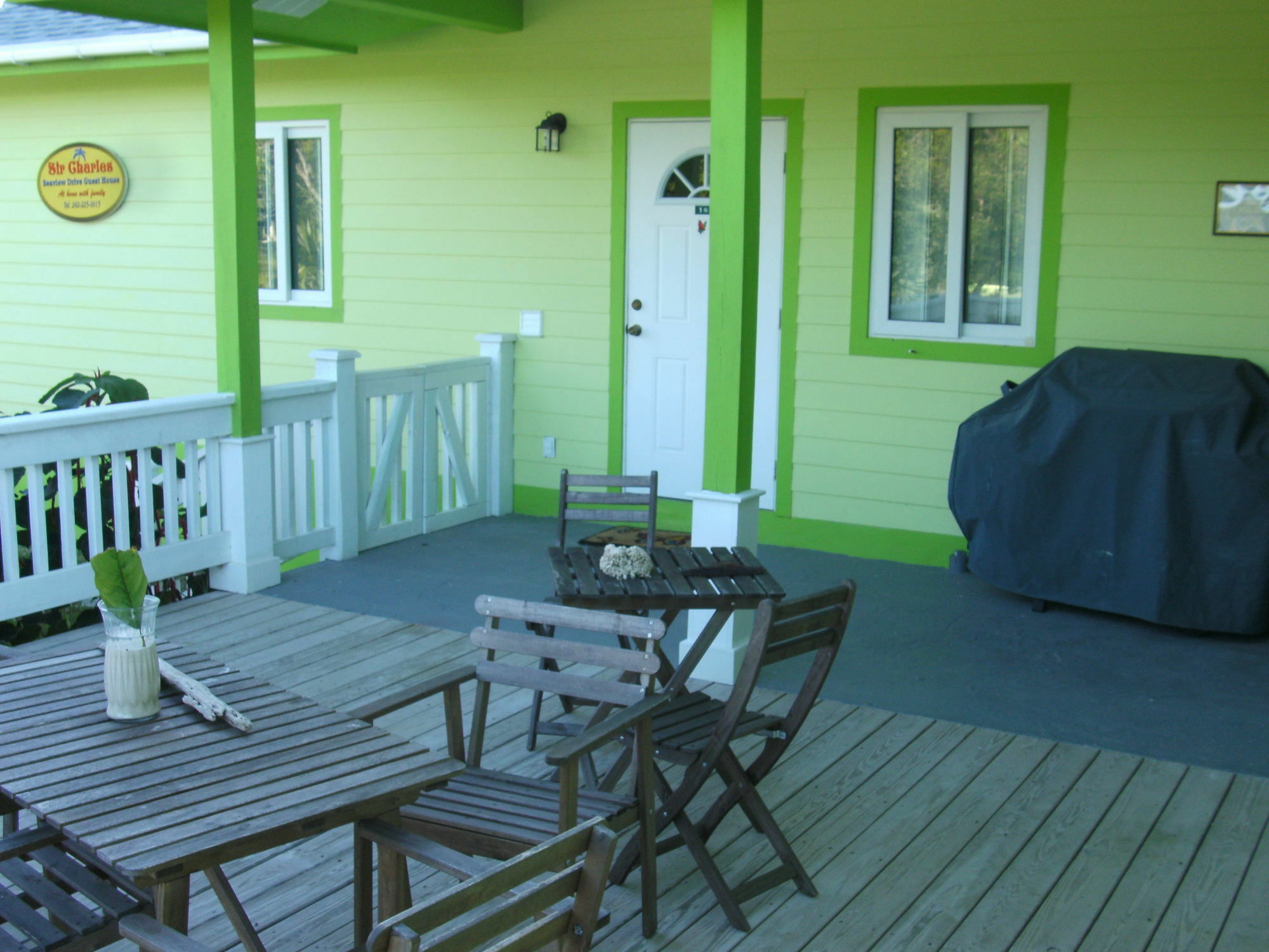 Sir Charles Guest House Palmetto Point エクステリア 写真